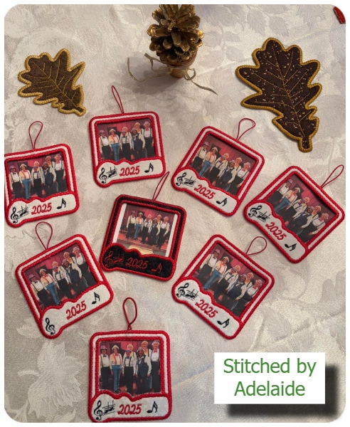 Free Christmas photo frame by Adelaide