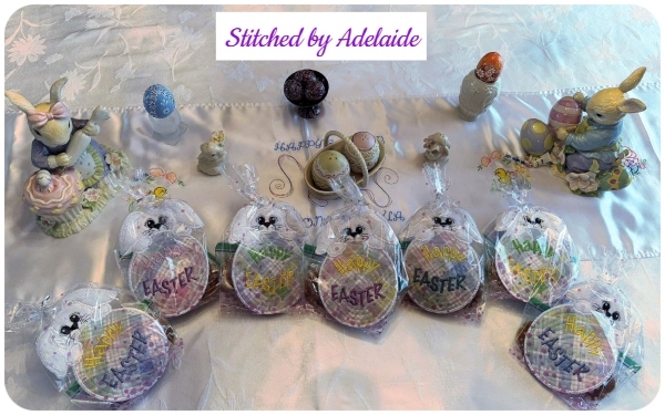 Free Peeking Bunny by Adelaide