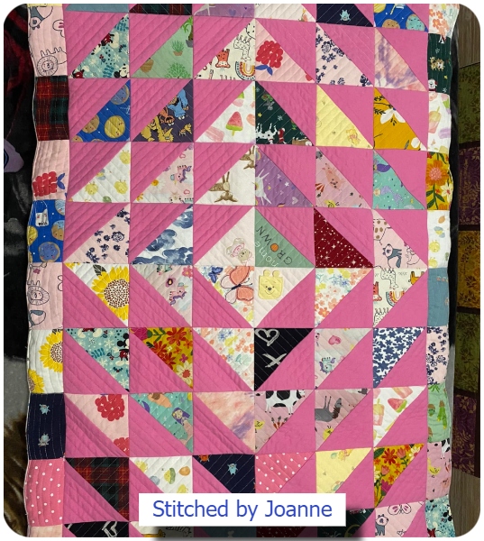 Freebie Quilt by Joanne Free half square and scallop edge borders