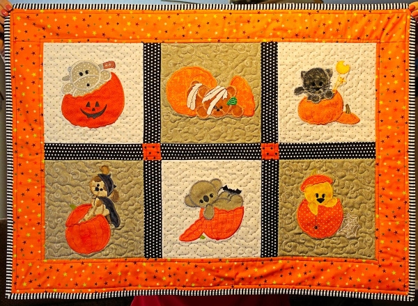 Paula - cute Halloween critter quilt