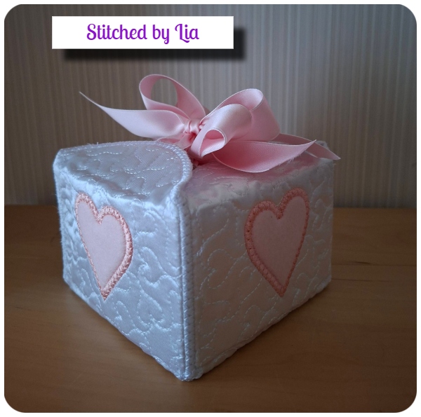 In the hoop Gift Box by Lia