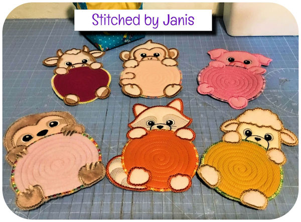 In the hoop peeking animal coasters by Janis
