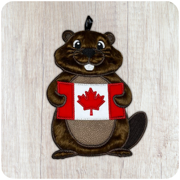 Large Applique Canada Beaver by Kreative Kiwi - 890