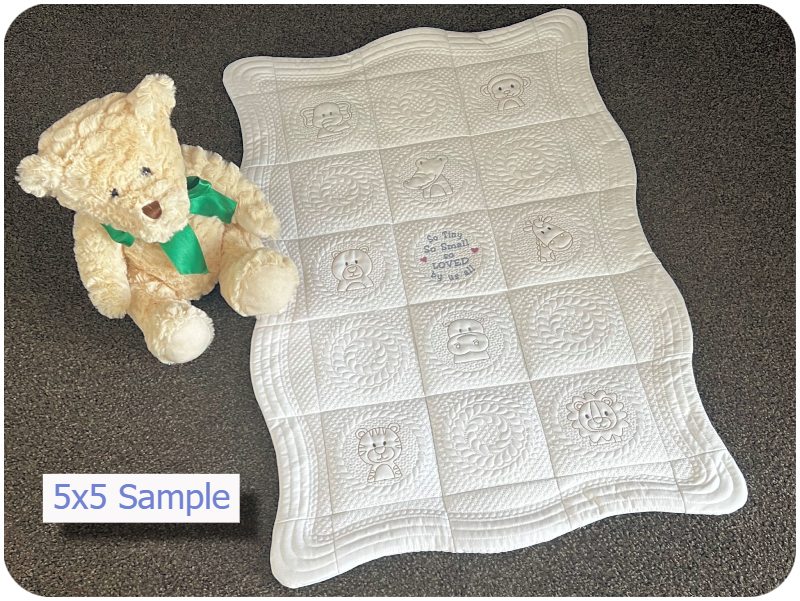 Scalloped Edge Baby Quilt with Teddy