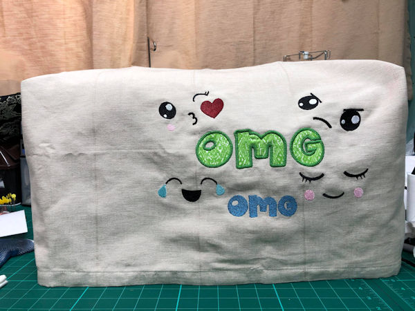 SewingMachineCover with Emojis2