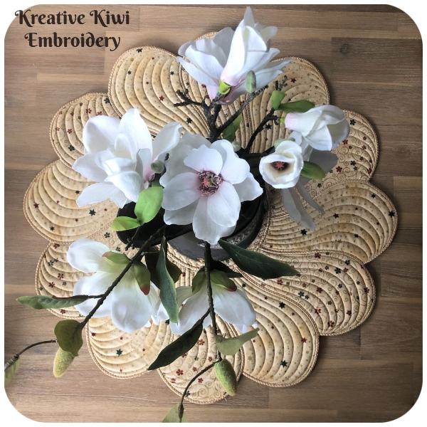22 inch in the hoop Swirly placemat by Kreative Kiwi
