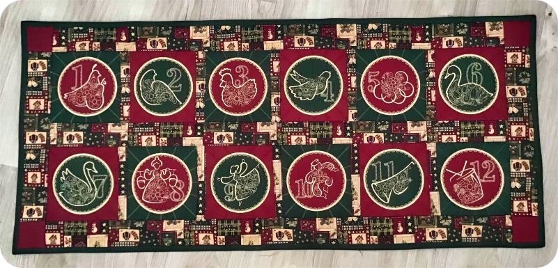 Table Runner made with 12 Days design by Darina