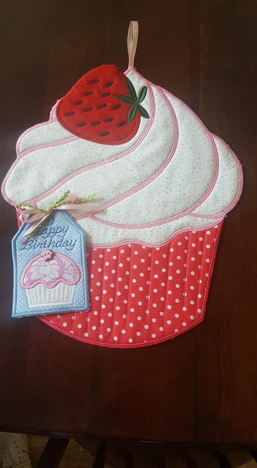 Large In the hoop Cupcake by Karen