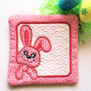Free In the hoop Bunny Mug Rug