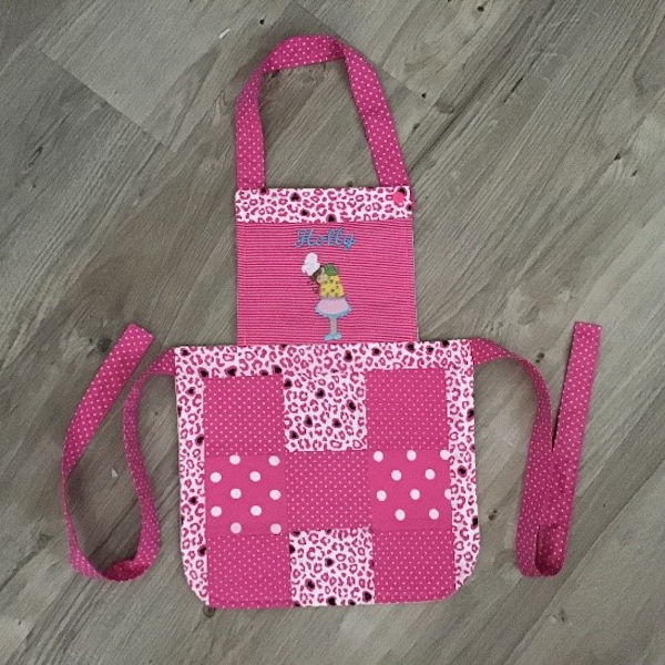 Square version of kids apron