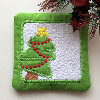 Free In the hoop Xmas Tree Coaster